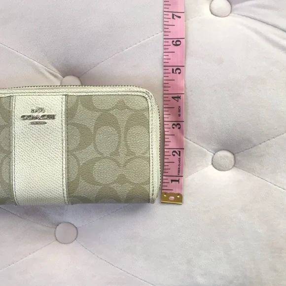 COACH ACCORDION WALLET - Picture 11 of 16